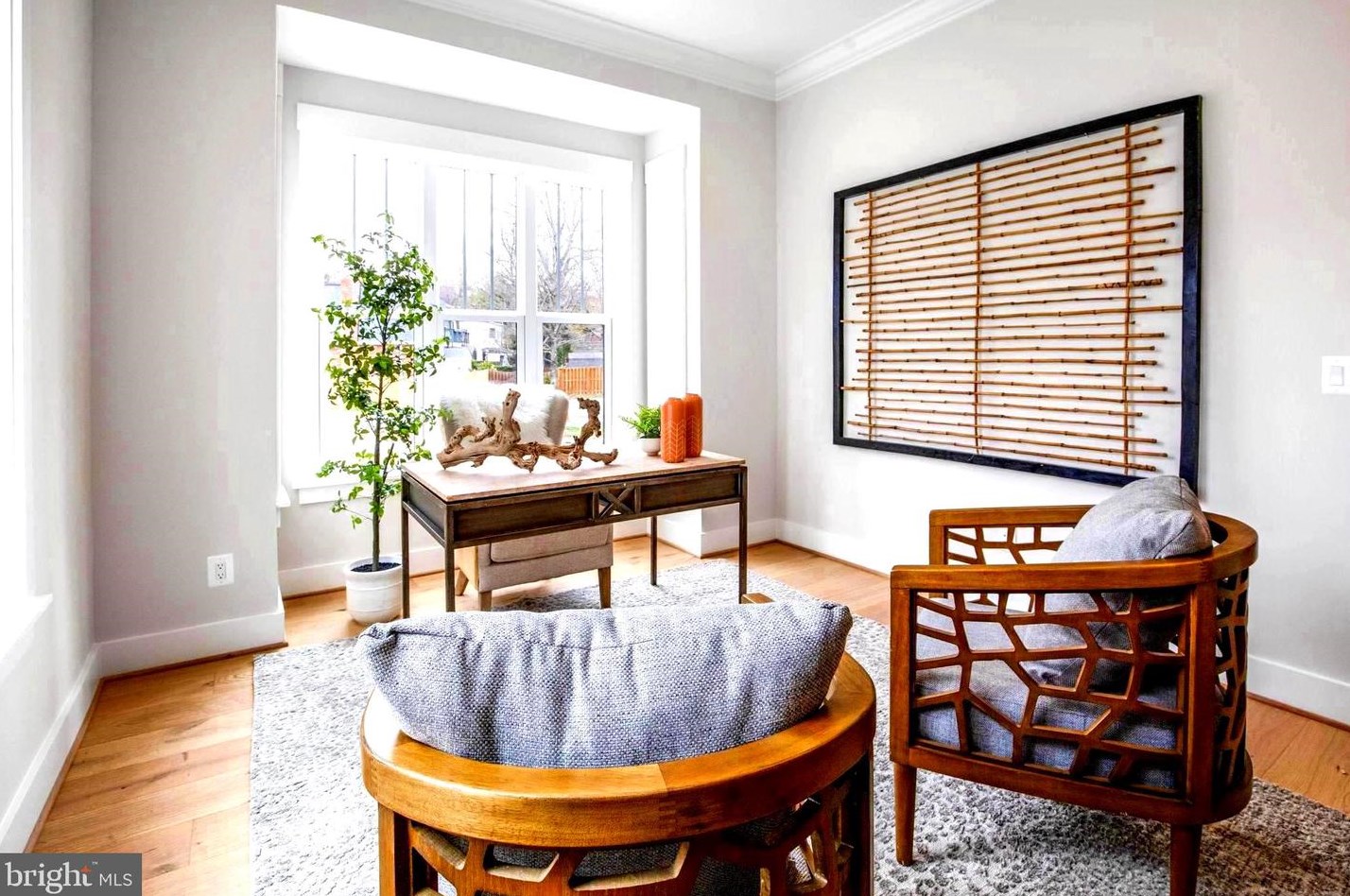 2315 Commonwealth Ave, Alexandria VA 22305-2829 exterior