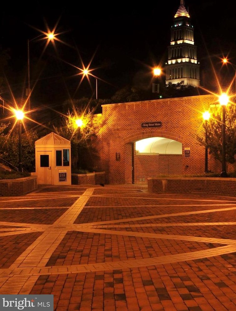 2315 Commonwealth Ave, Alexandria VA 22305-2829 exterior