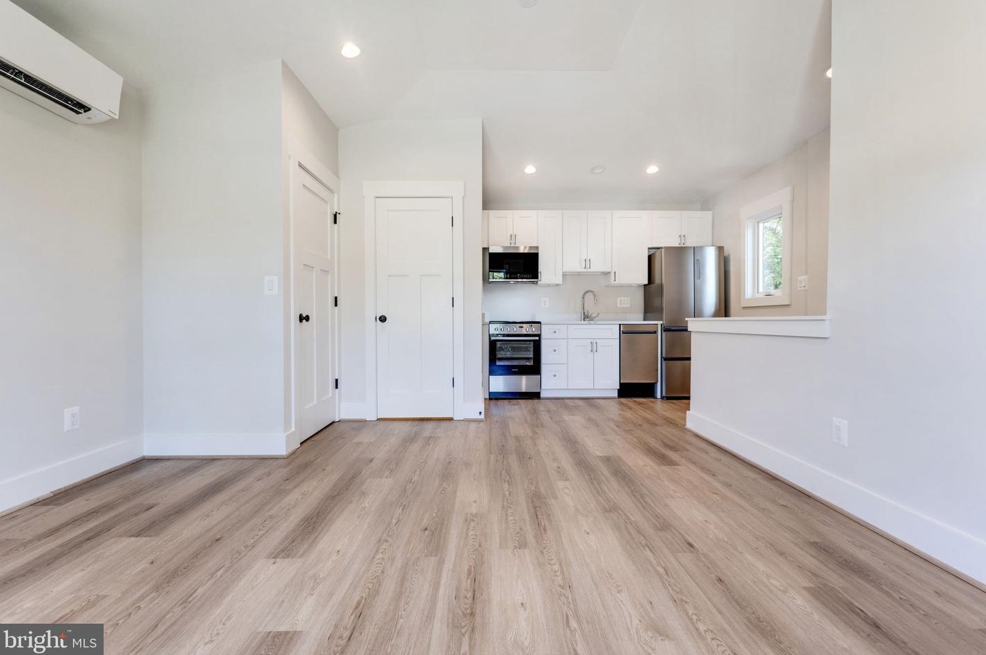 2315 Commonwealth Ave, Alexandria VA 22305-2829 exterior