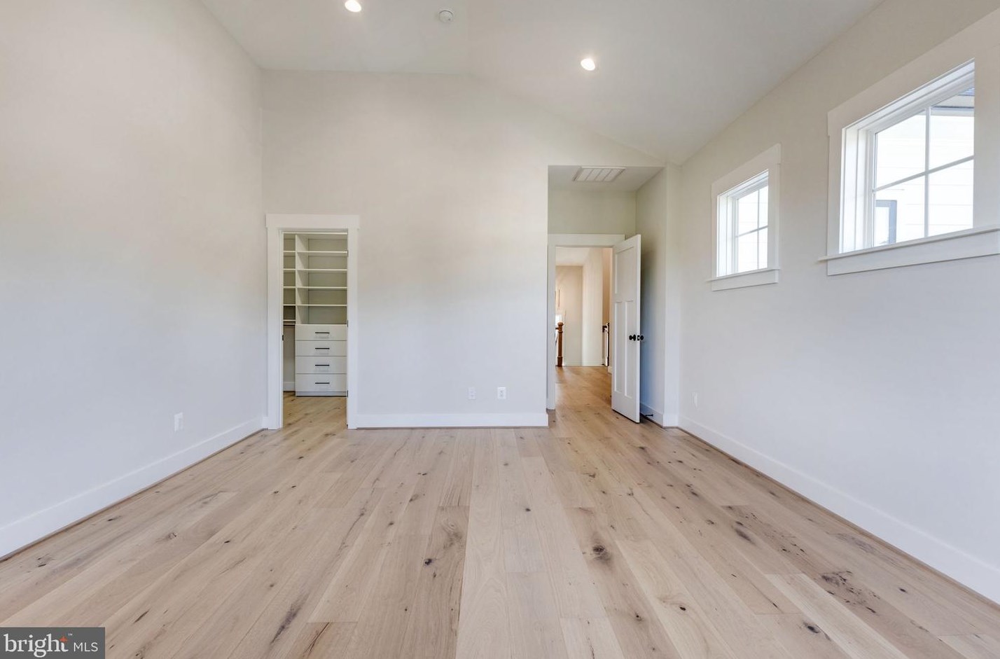 2315 Commonwealth Ave, Alexandria VA 22305-2829 exterior