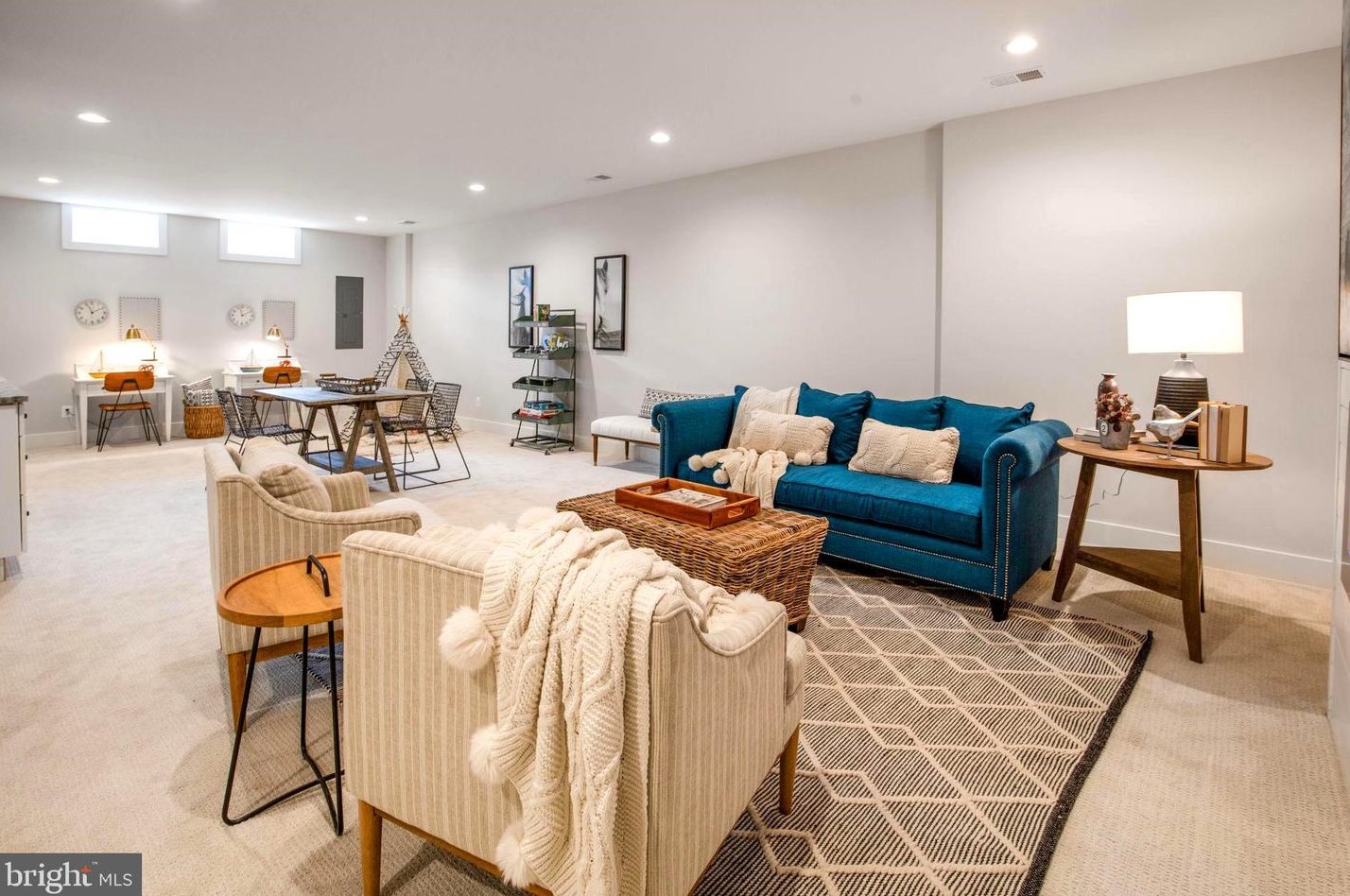 2315 Commonwealth Ave, Alexandria VA 22305-2829 exterior