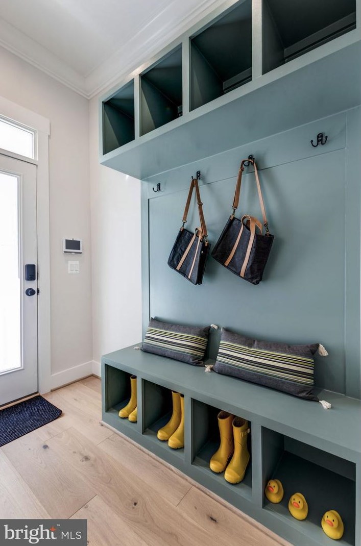 2315 Commonwealth Ave, Alexandria VA 22305-2829 exterior