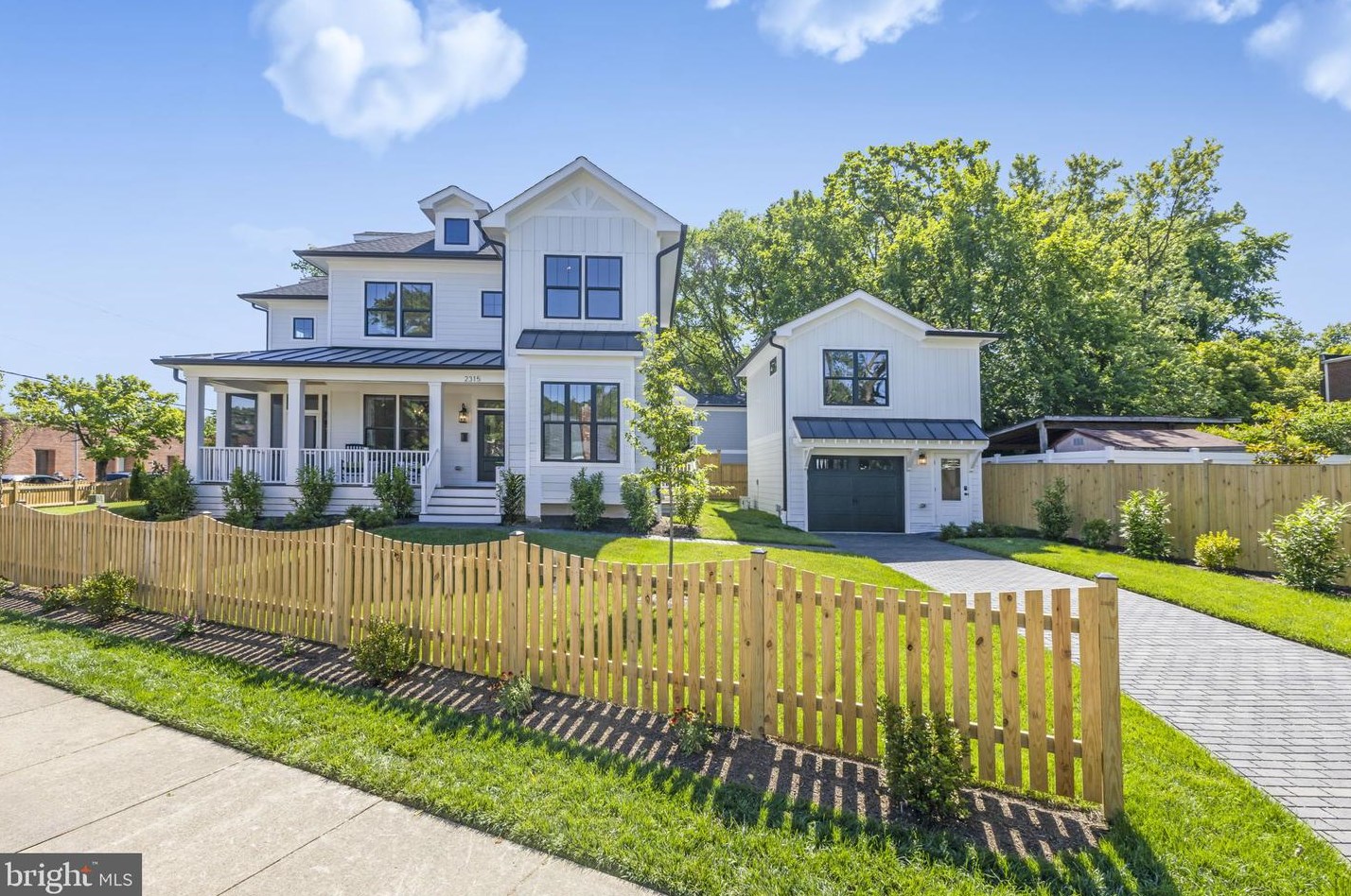 2315 Commonwealth Ave, Alexandria VA 22305-2829 exterior