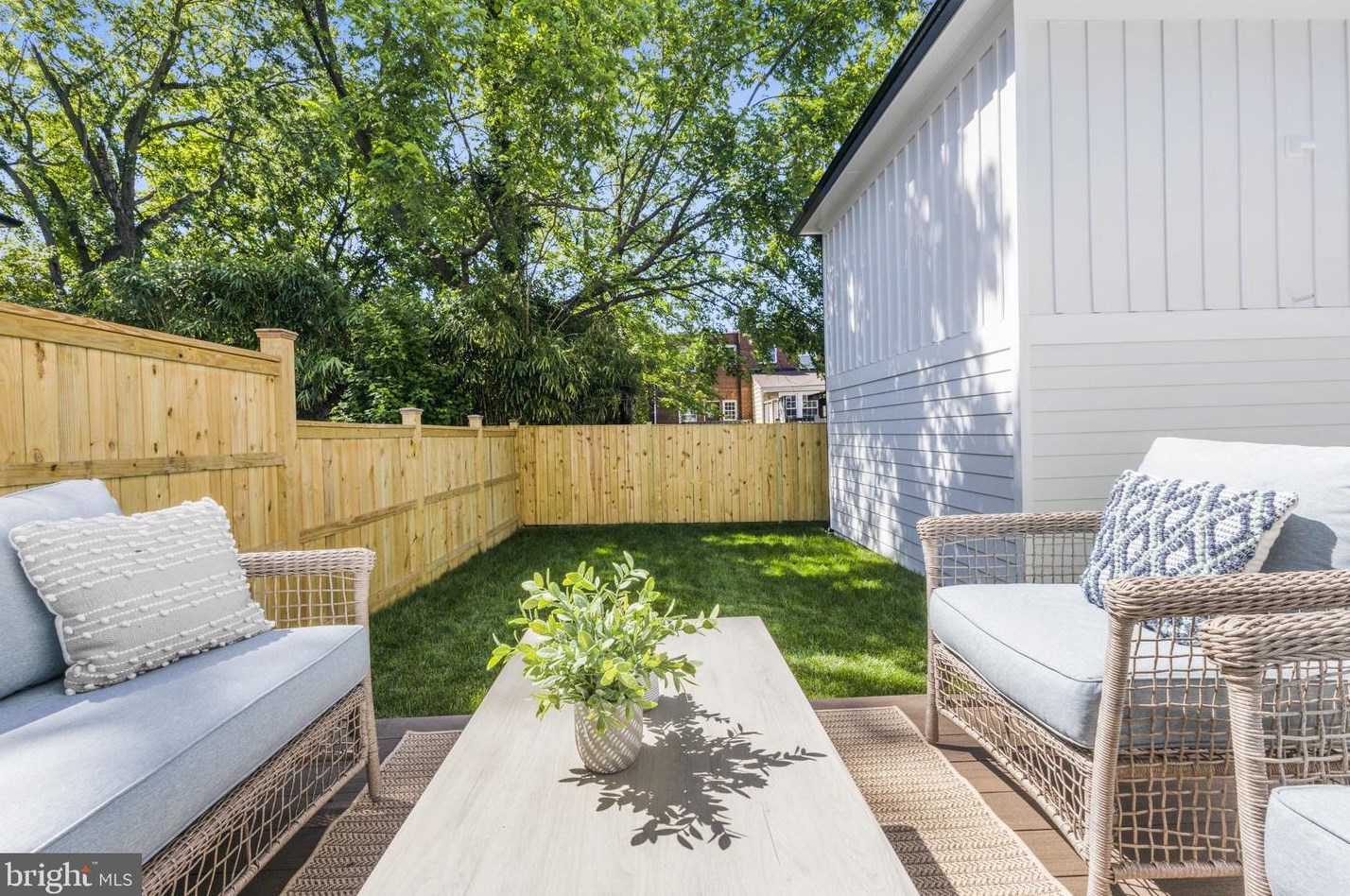 2315 Commonwealth Ave, Alexandria VA 22305-2829 exterior