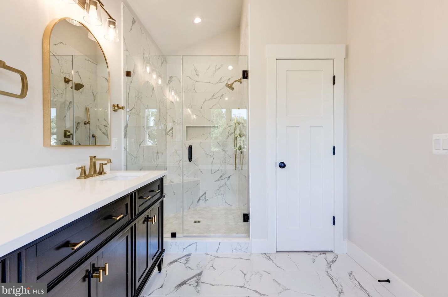 2315 Commonwealth Ave, Alexandria VA 22305-2829 exterior