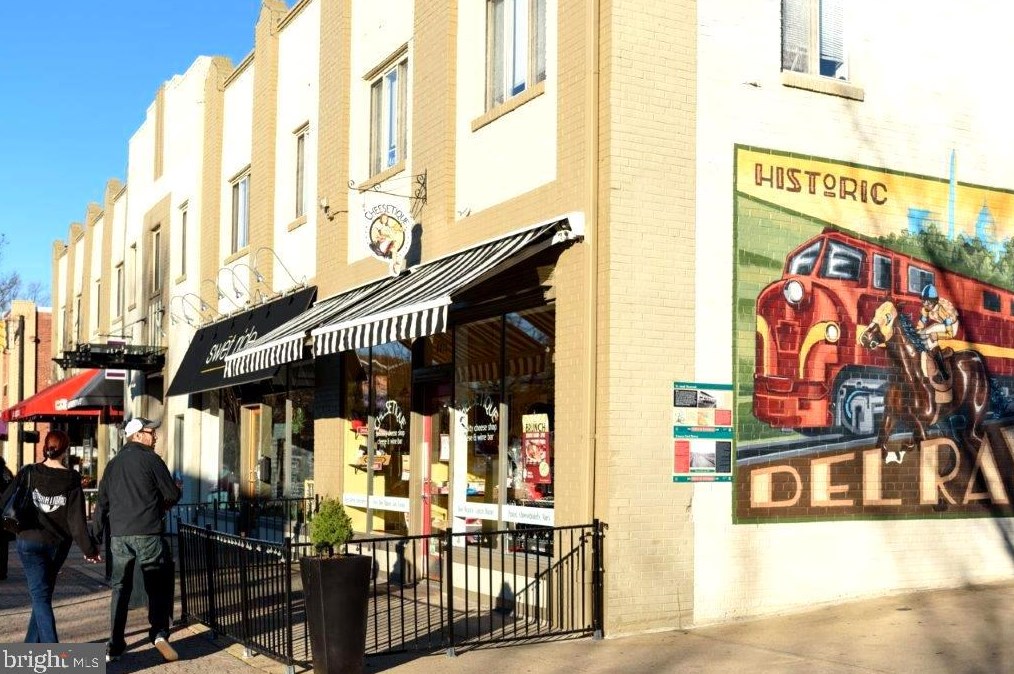 2315 Commonwealth Ave, Alexandria VA 22305-2829 exterior