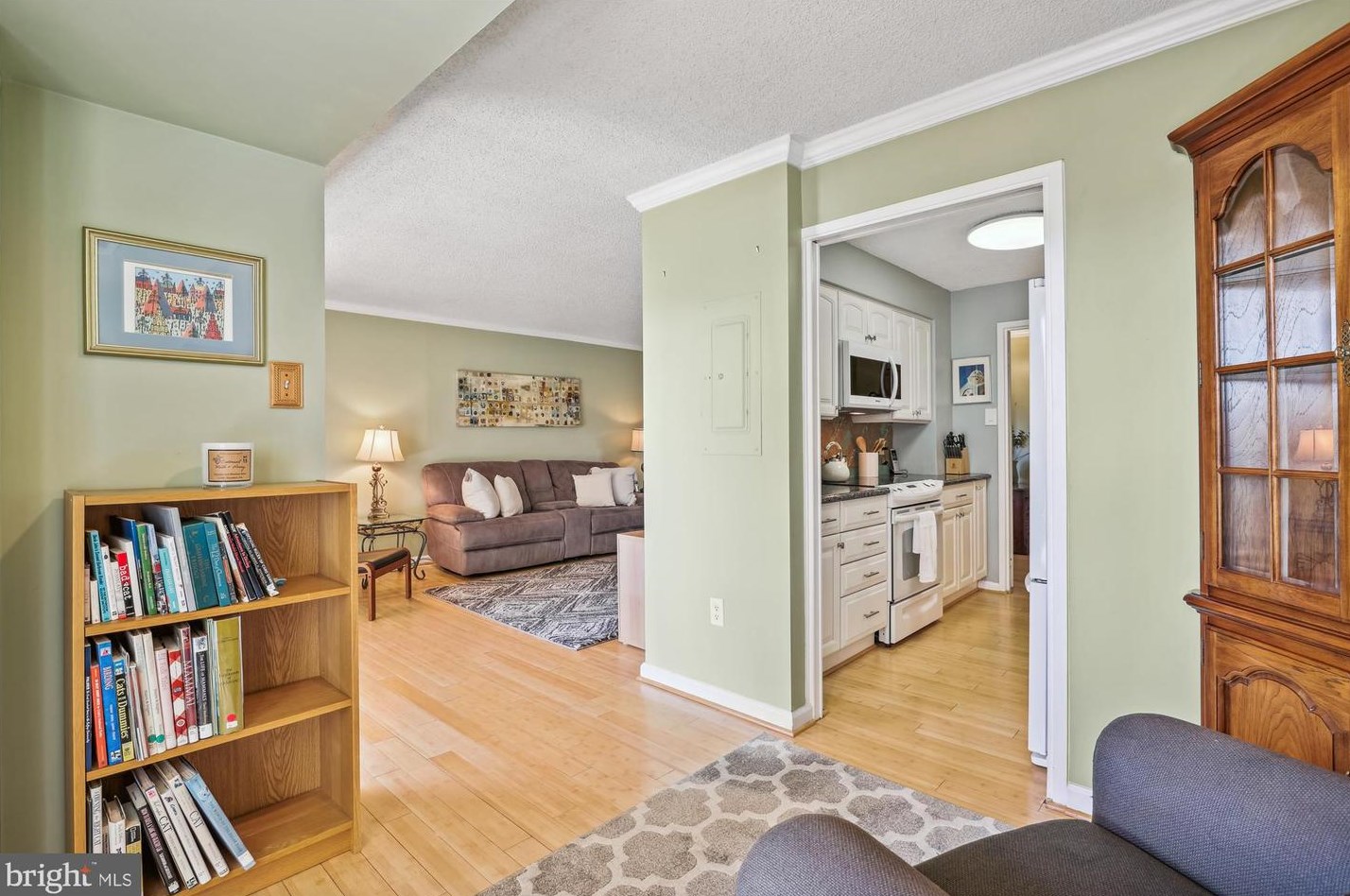 5300 Holmes Run Pkwy, Alexandria VA  22304-2834 exterior