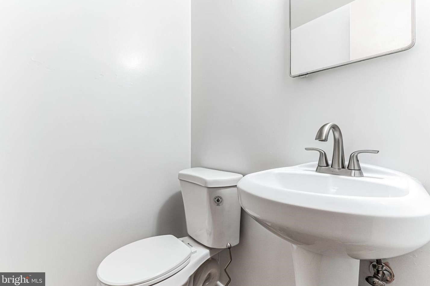 121 Jenkins St, Alexandria VA 22304-4952 exterior