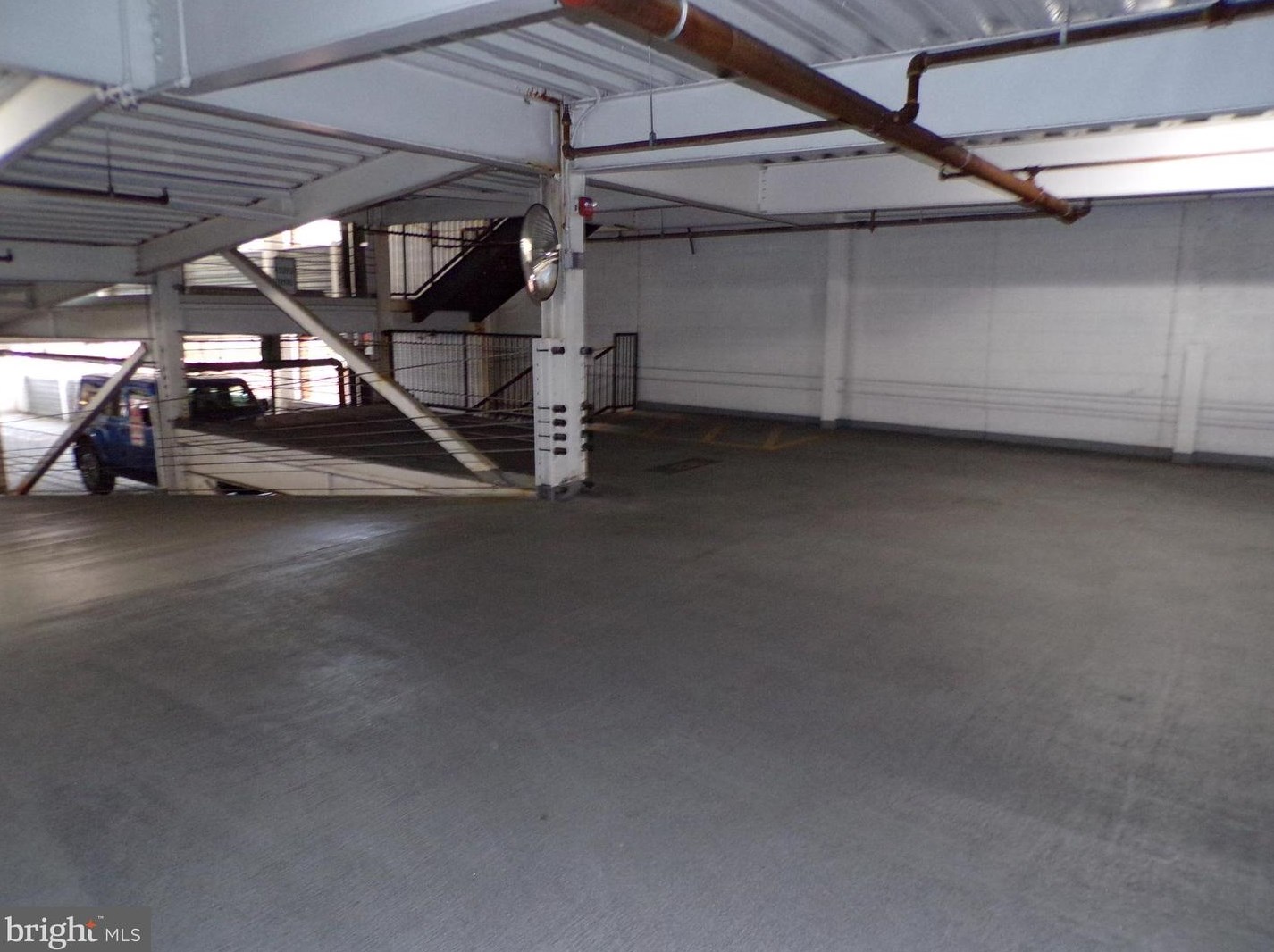 4850 Eisenhower Ave, Alexandria VA 22304-4882 exterior