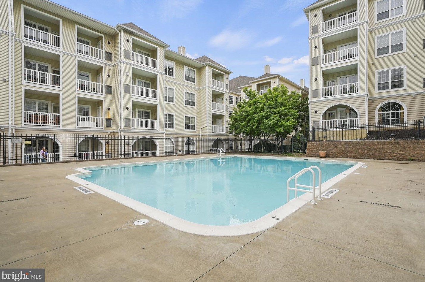 4550 Strutfield Ln, Alexandria VA 22311-4965 exterior