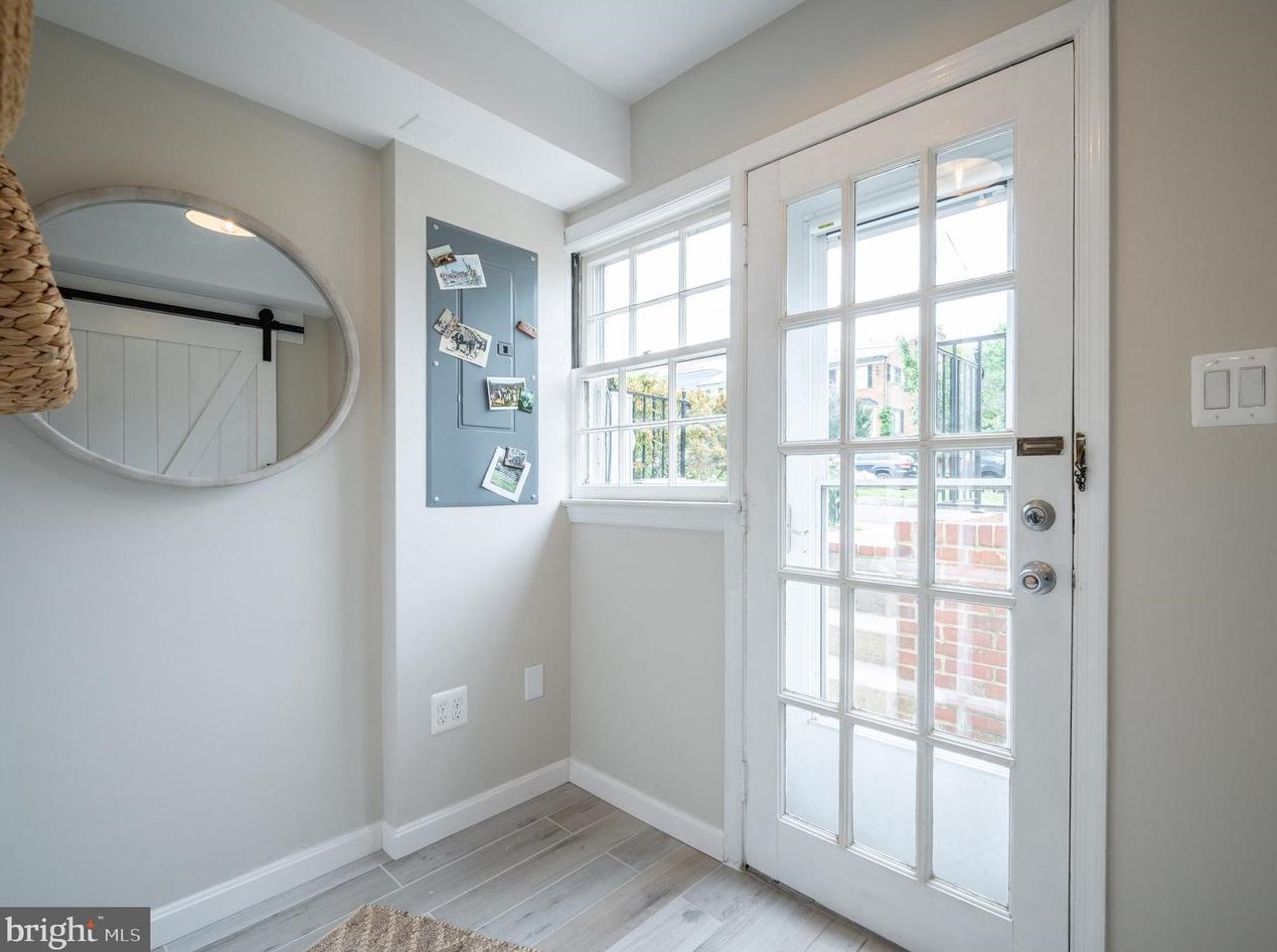 204 Green St, Alexandria VA  22314-4316 exterior