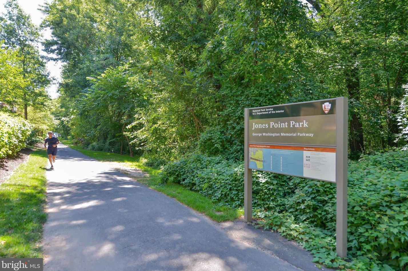 204 Green St, Alexandria VA  22314-4316 exterior