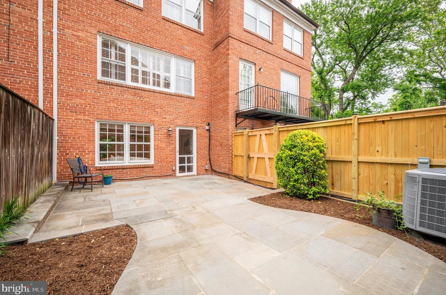 204 Green St, Alexandria VA  22314-4316 exterior