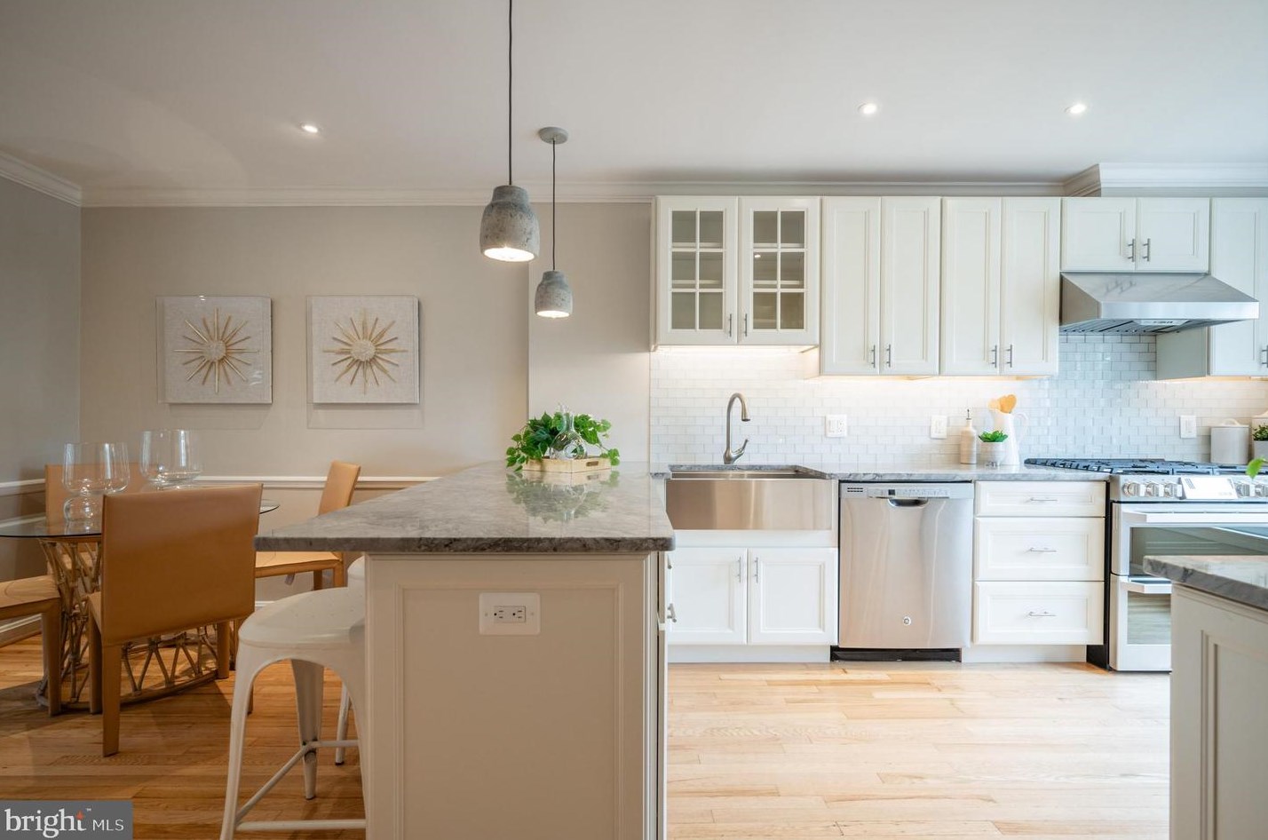 204 Green St, Alexandria VA  22314-4316 exterior