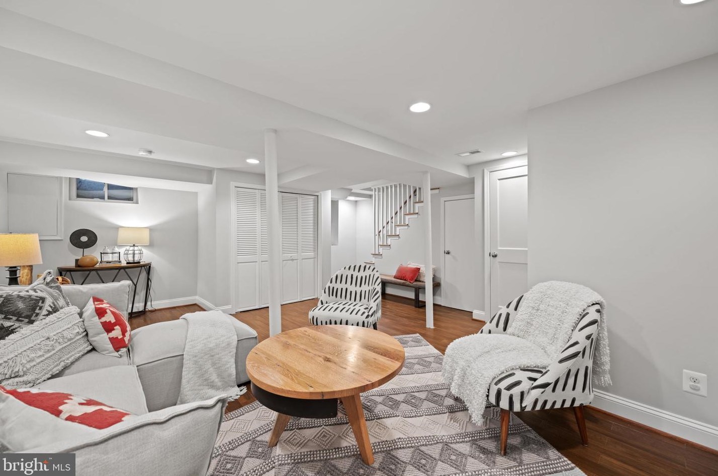 123 Moncure Dr, Alexandria VA 22314-4965 exterior