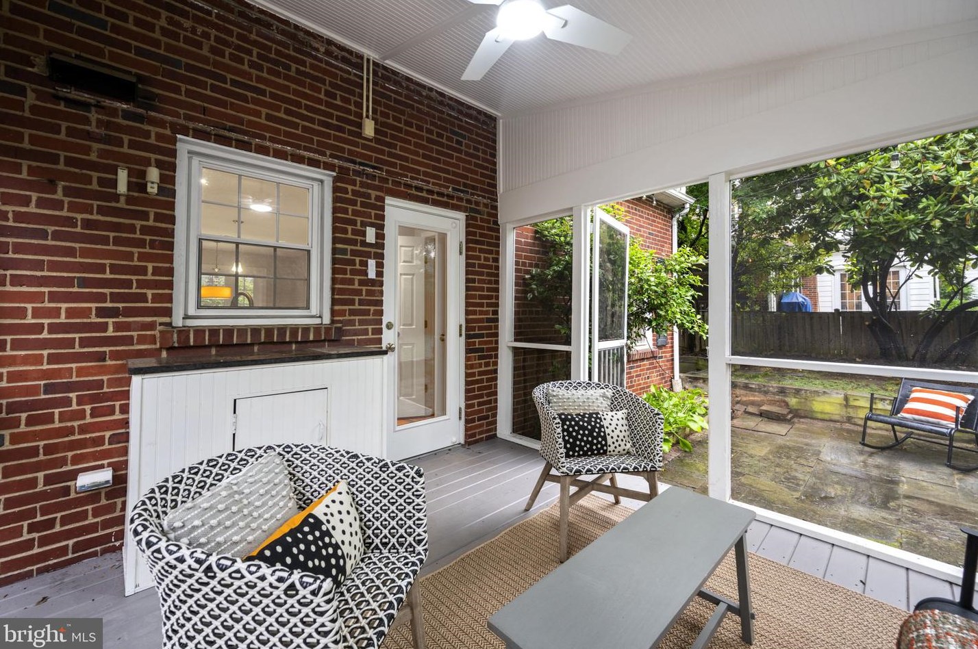 123 Moncure Dr, Alexandria VA 22314-4965 exterior