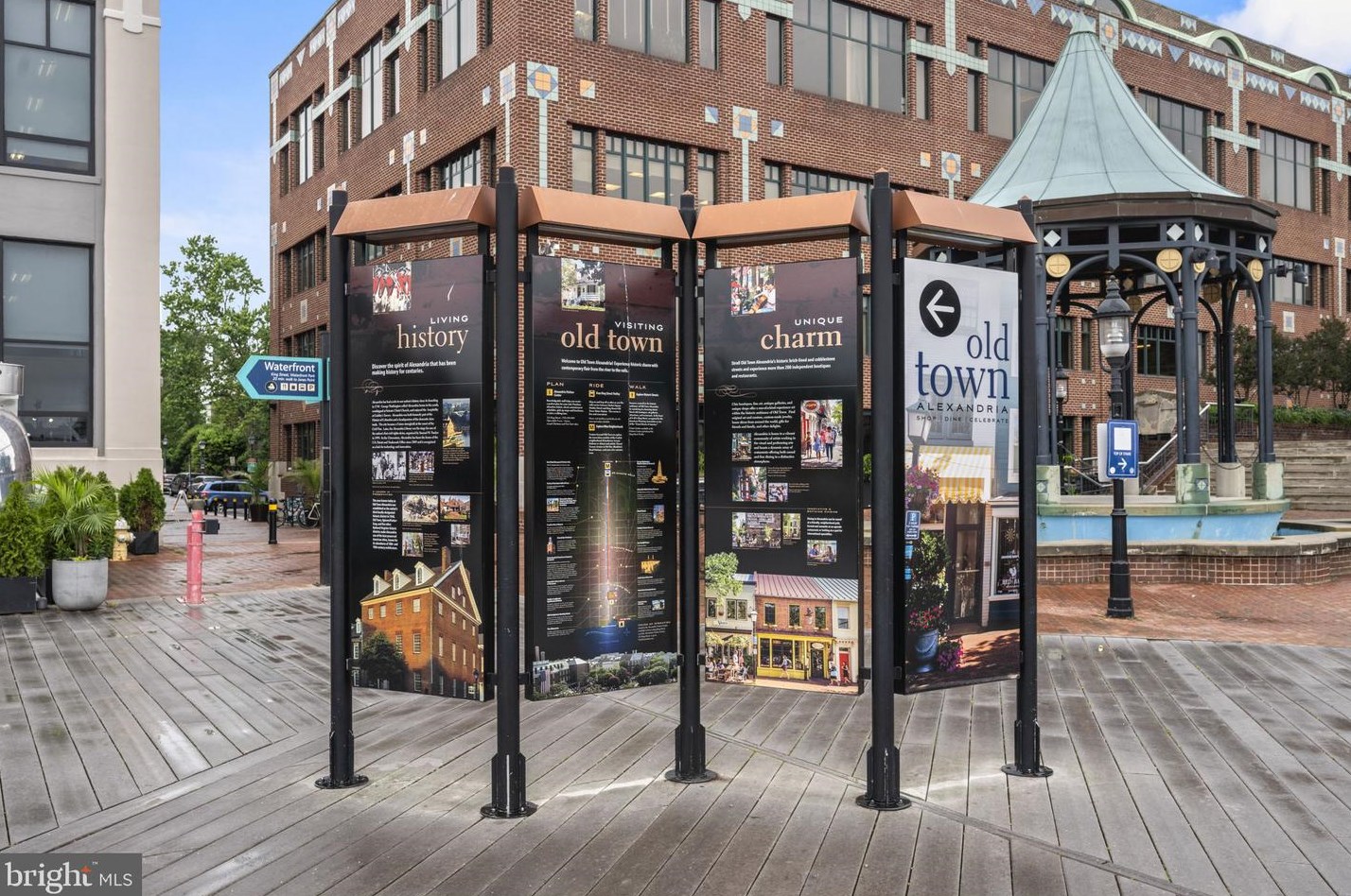 123 Moncure Dr, Alexandria VA 22314-4965 exterior