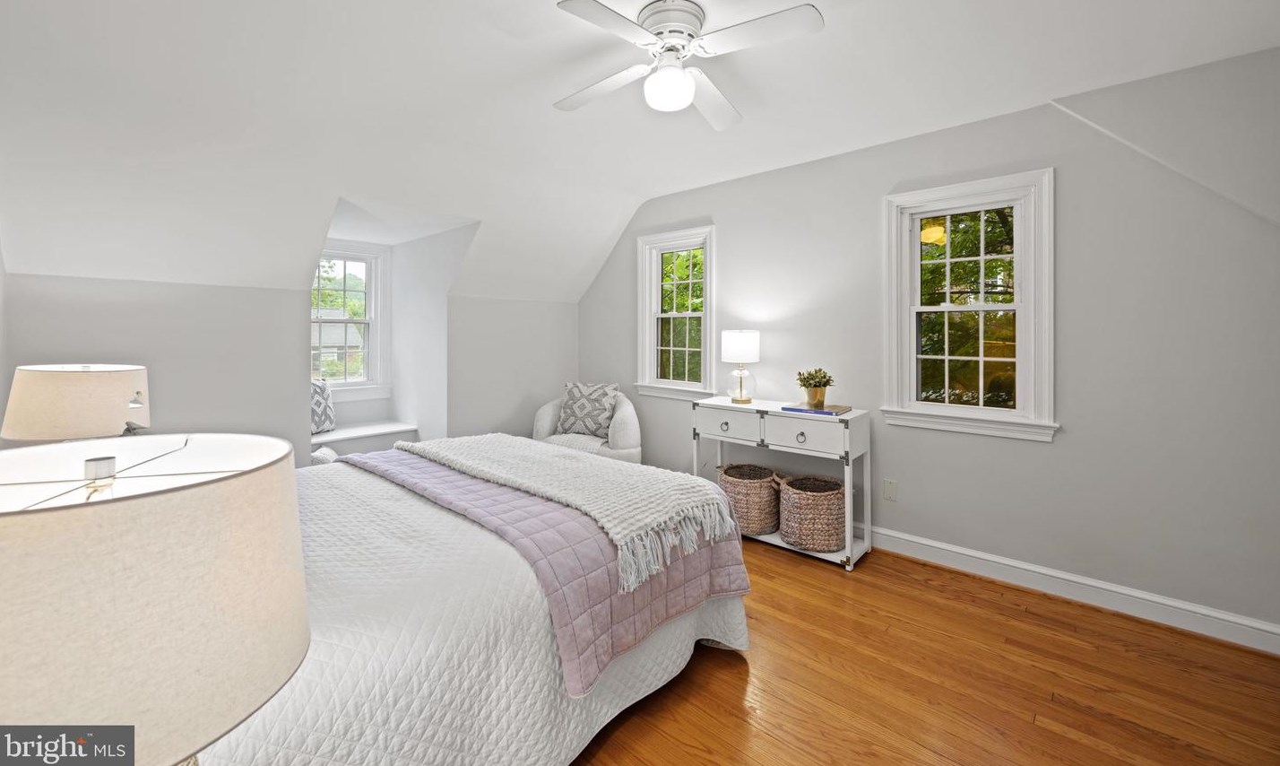 123 Moncure Dr, Alexandria VA 22314-4965 exterior