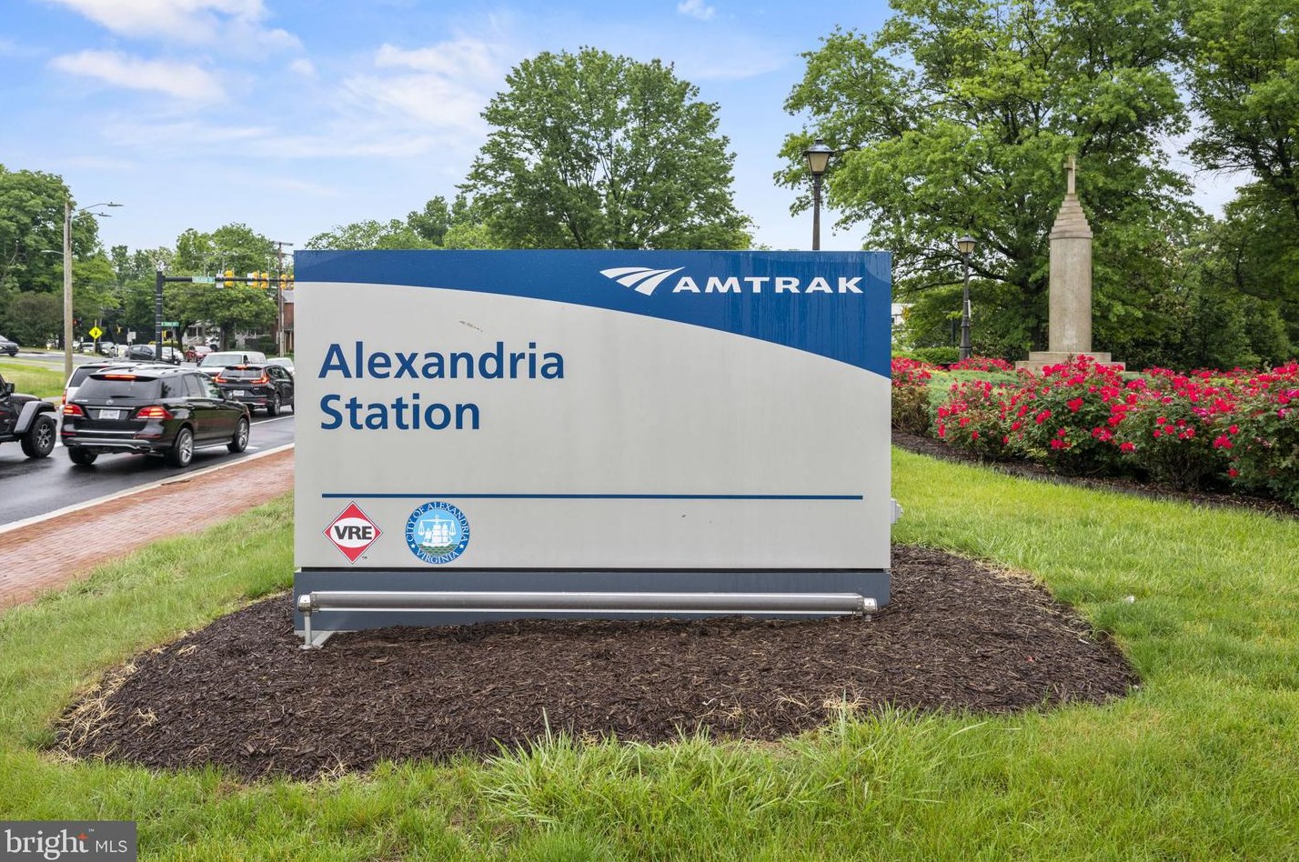 123 Moncure Dr, Alexandria VA 22314-4965 exterior