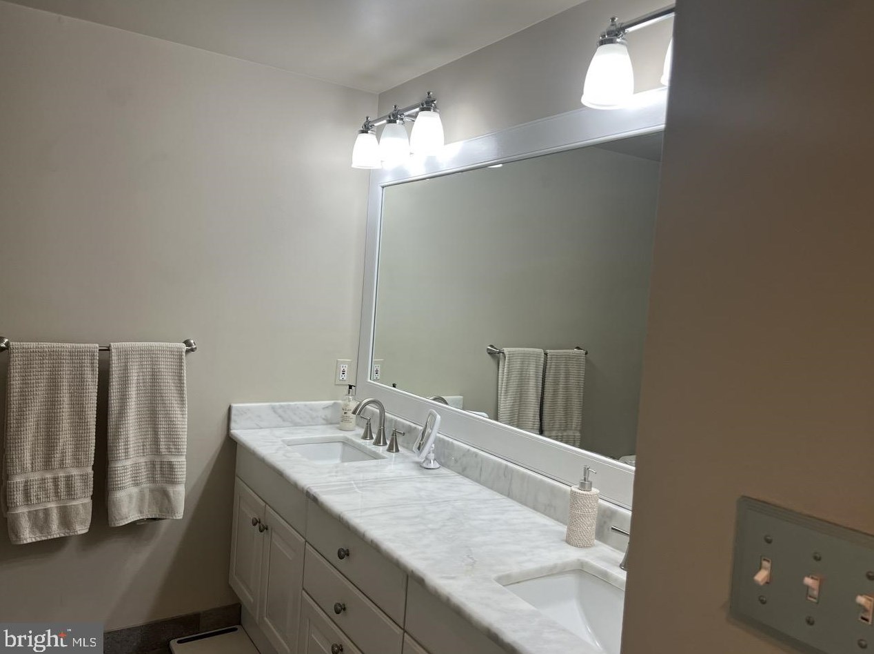 21 Wilkes St, Alexandria VA 22314-3853 exterior