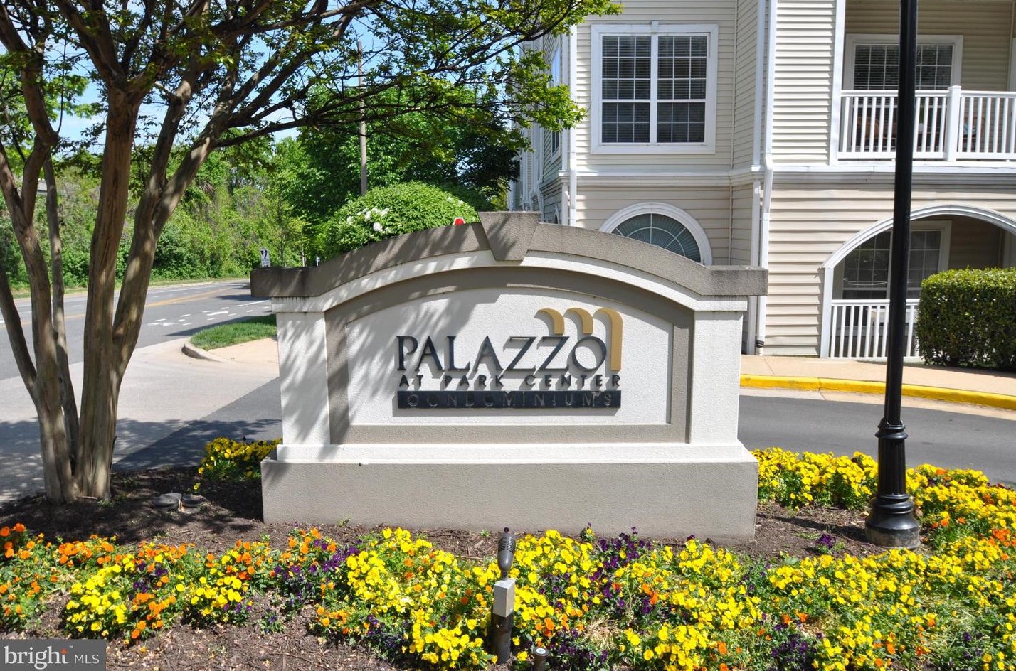 4551 Strutfield Ln, Alexandria VA 22311-4967 exterior