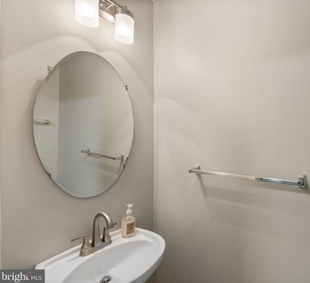 140 Ingle Pl, Alexandria VA 22304-7602 exterior