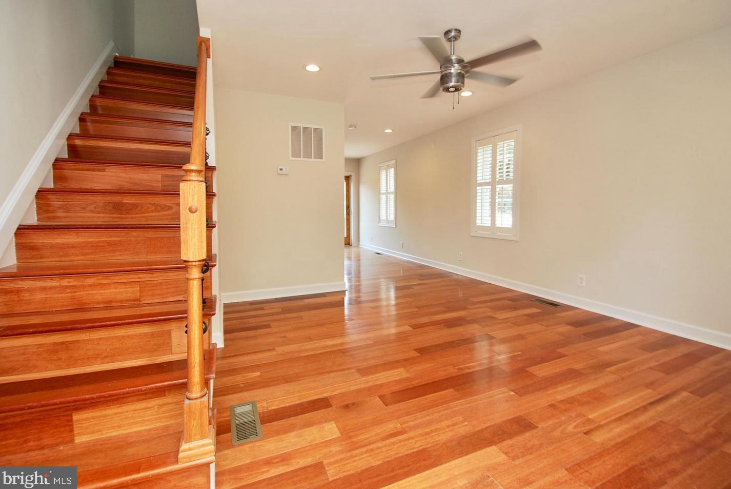 1120 Colonial Ave, Alexandria VA  22314-1325 exterior