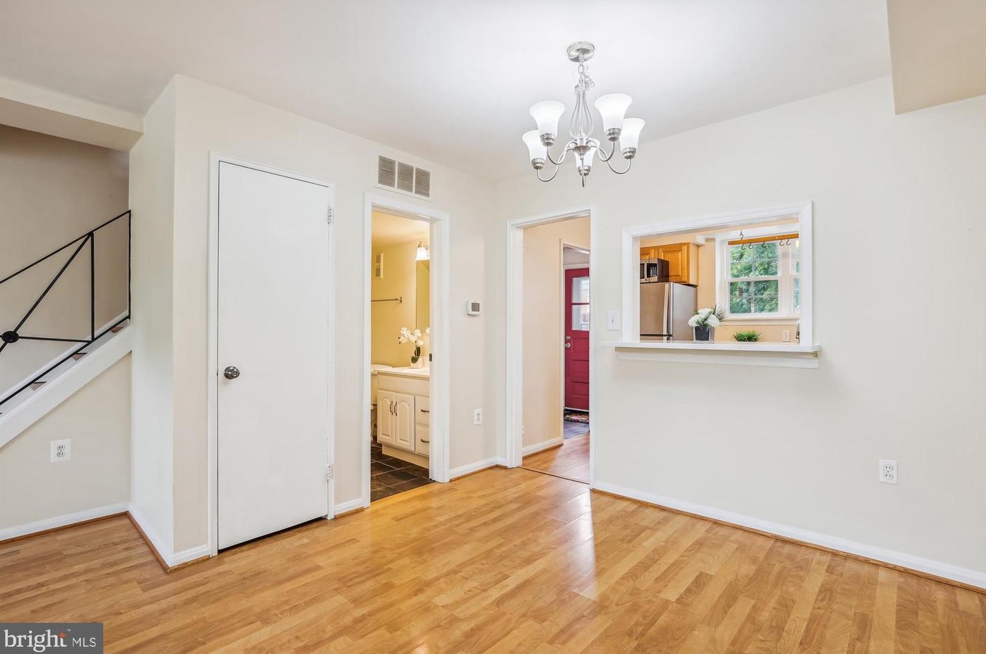 3751 Jason Ave, Alexandria VA 22302-1811 exterior