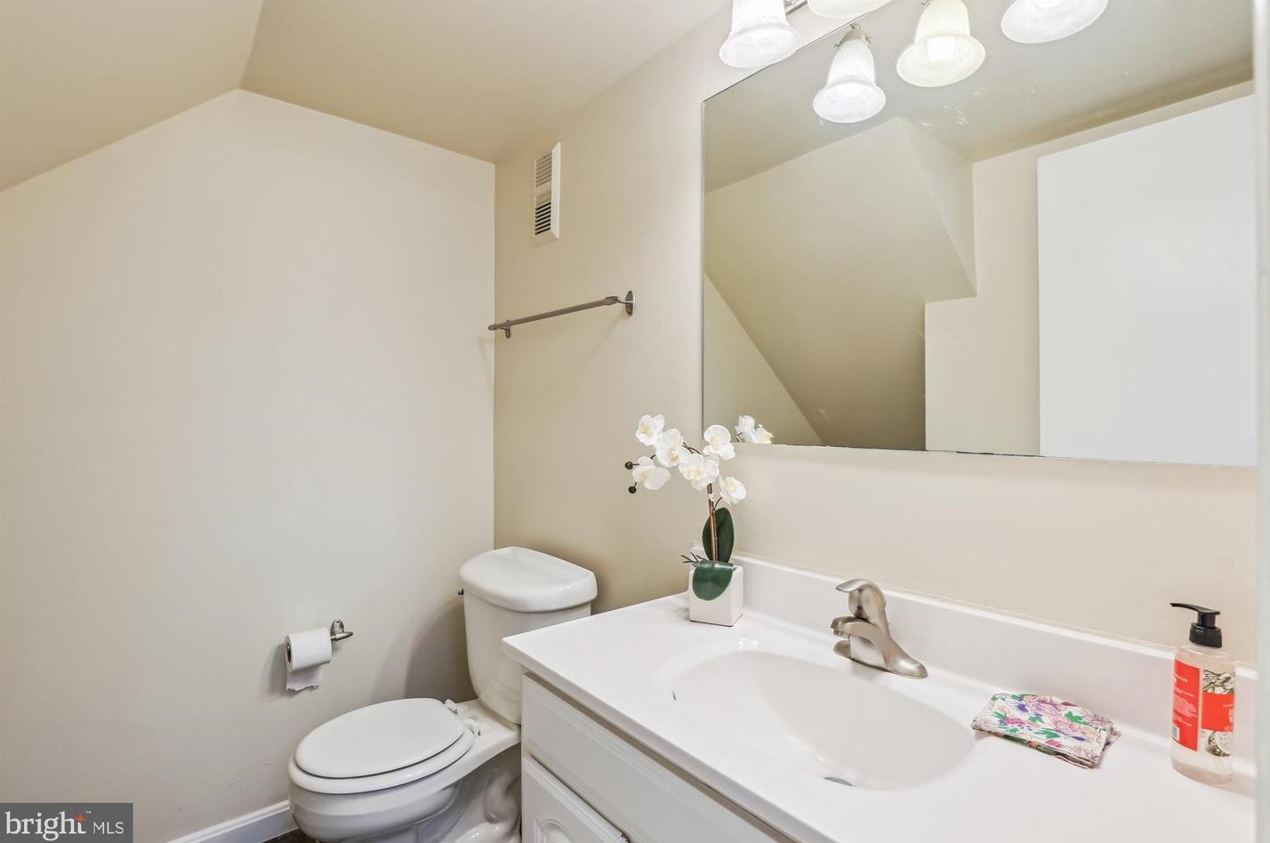 3751 Jason Ave, Alexandria VA 22302-1811 exterior