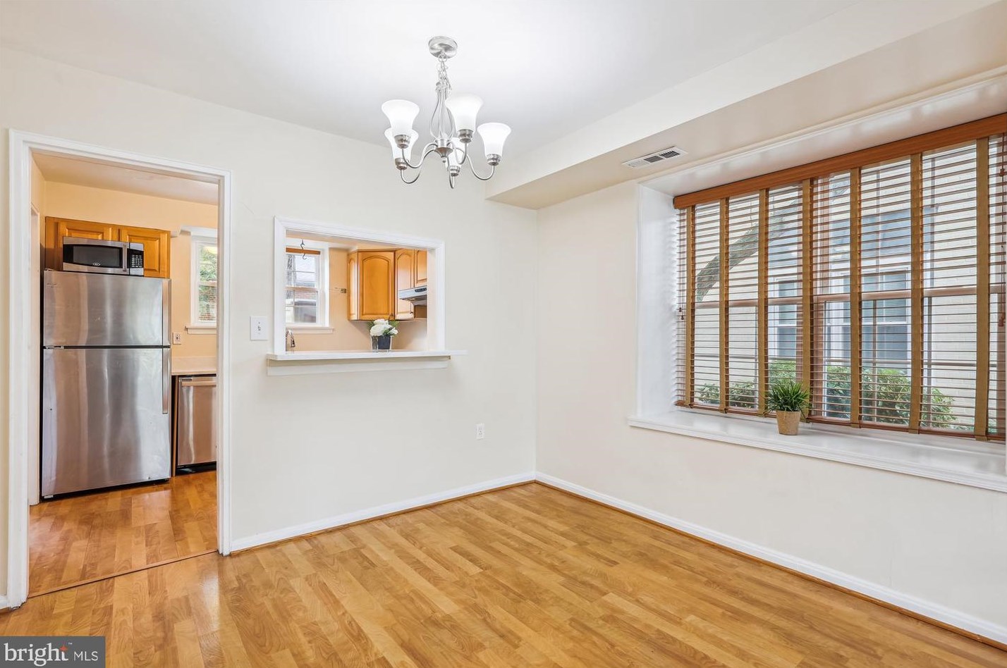 3751 Jason Ave, Alexandria VA 22302-1811 exterior