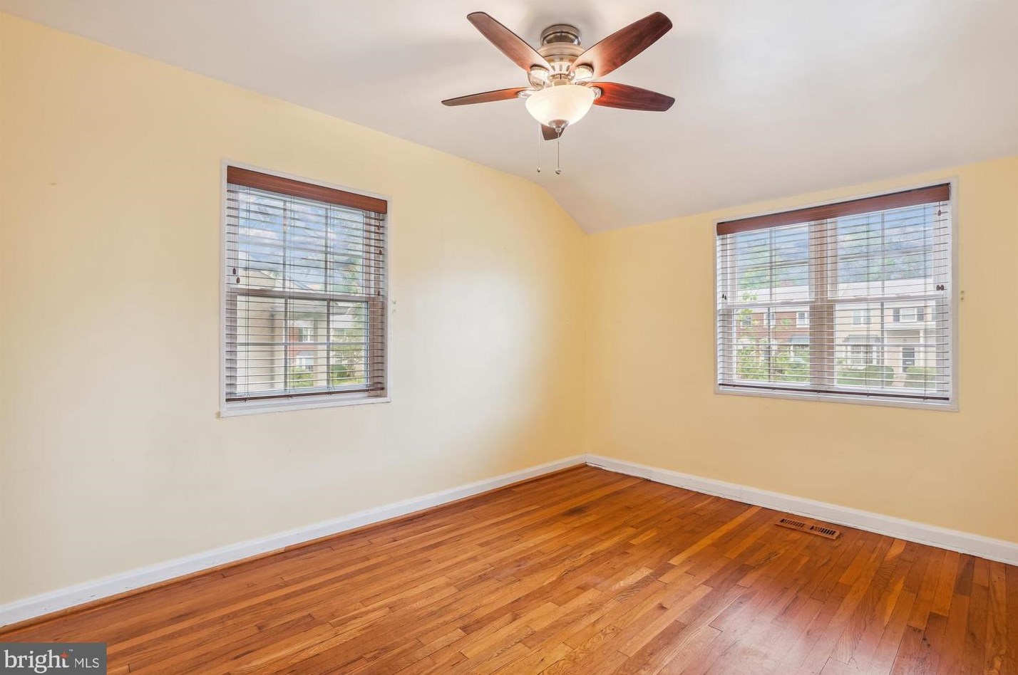 3751 Jason Ave, Alexandria VA 22302-1811 exterior