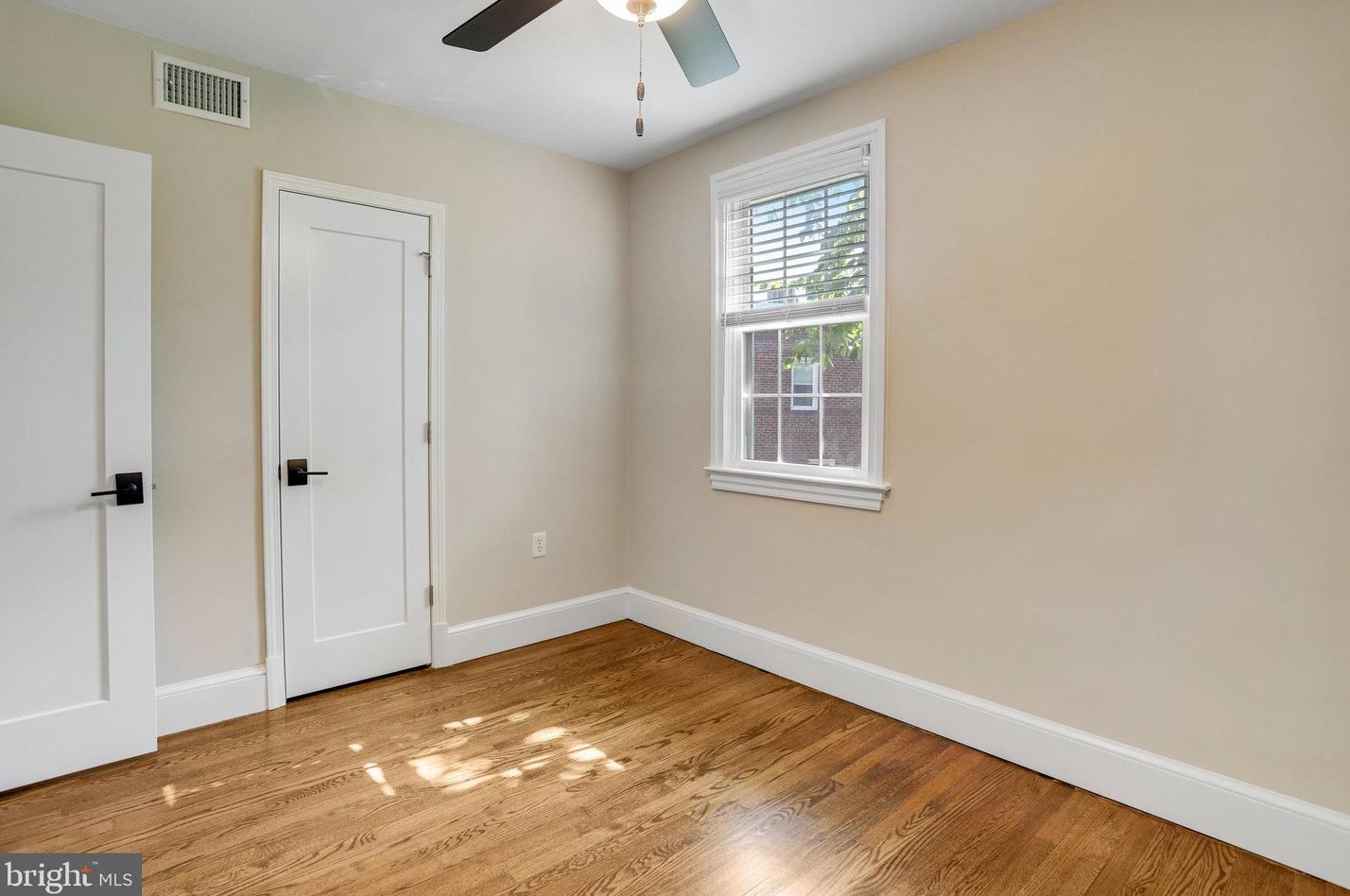 124 Maple St, Alexandria VA 22301-2605 exterior