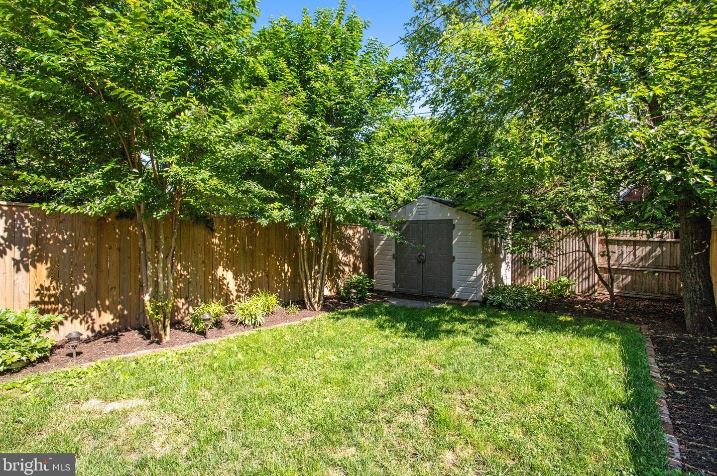 124 Maple St, Alexandria VA 22301-2605 exterior