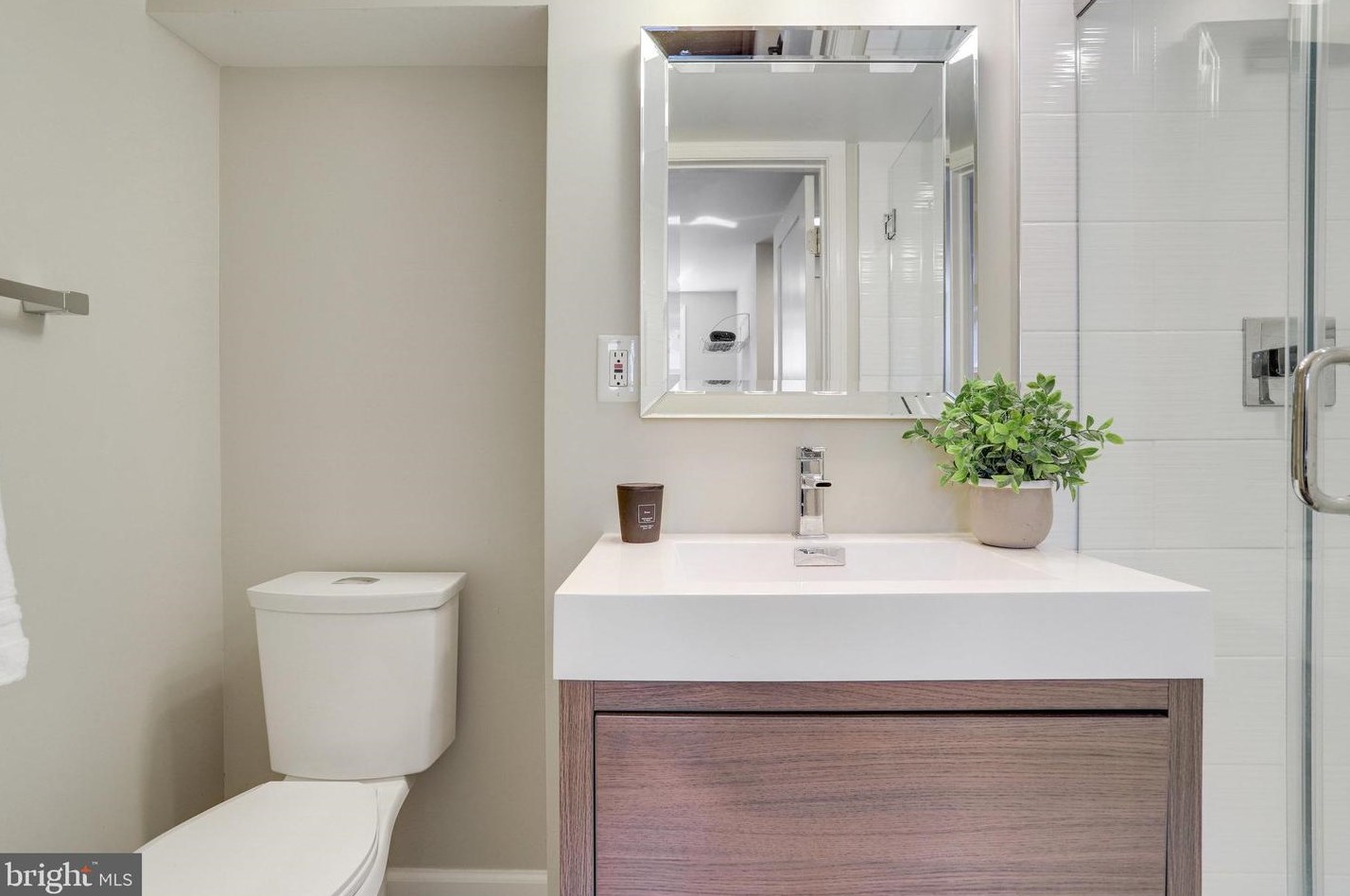 124 Maple St, Alexandria VA 22301-2605 exterior