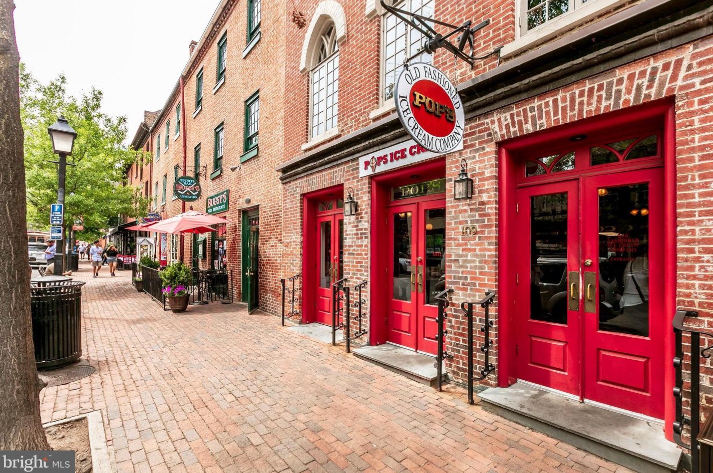 124 Maple St, Alexandria VA 22301-2605 exterior