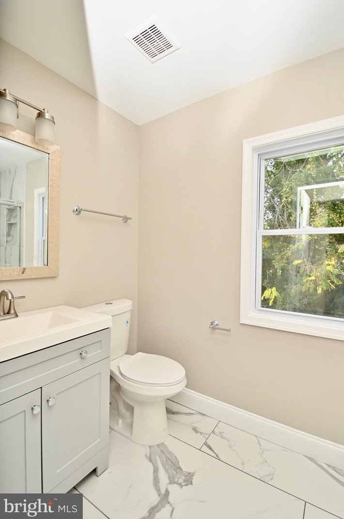 148 Moncure Dr, Alexandria VA 22314-4946 exterior