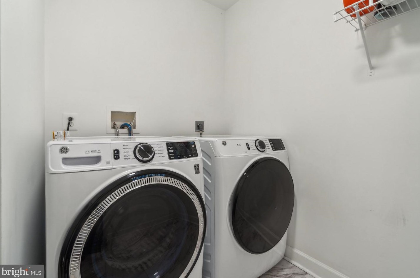 302 Alexandria Ave, Alexandria VA  22302-4203 exterior