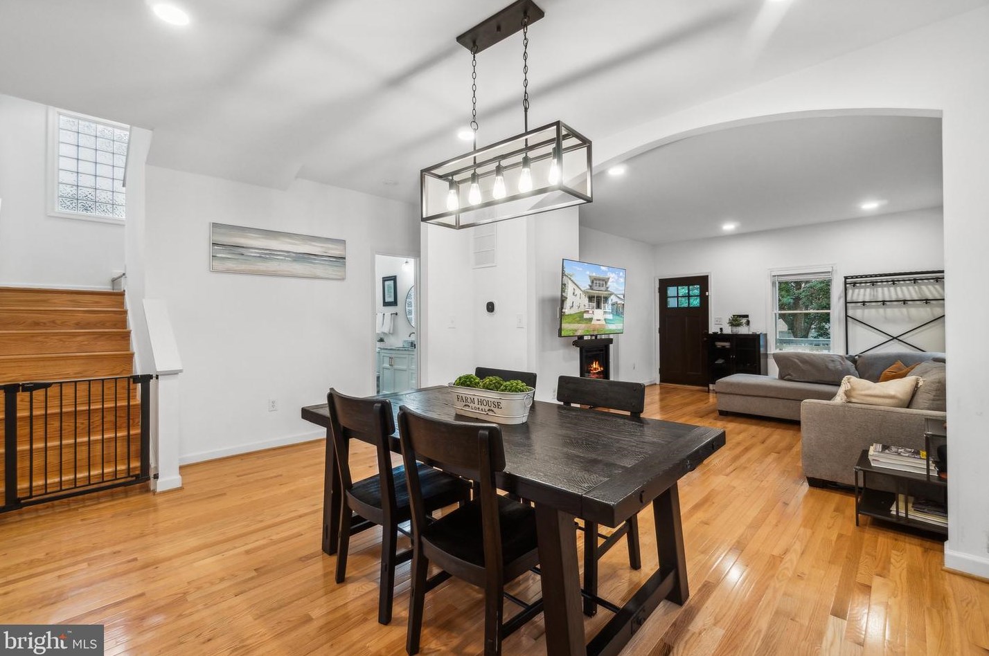 302 Alexandria Ave, Alexandria VA  22302-4203 exterior