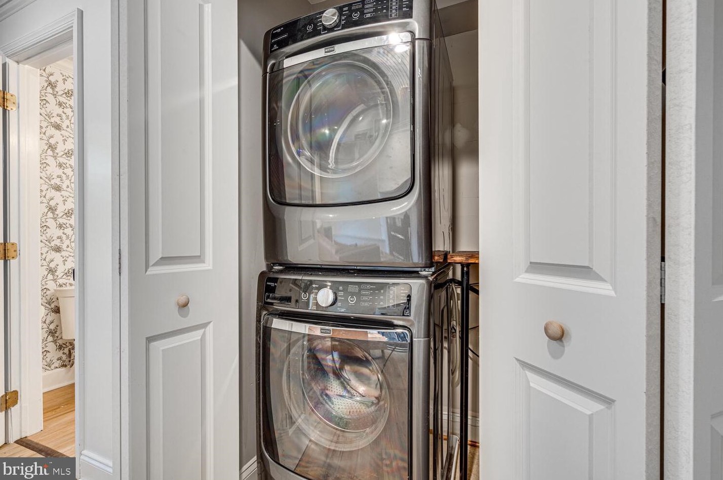 3807 Watkins Ml Dr, Alexandria VA 22304-6444 exterior