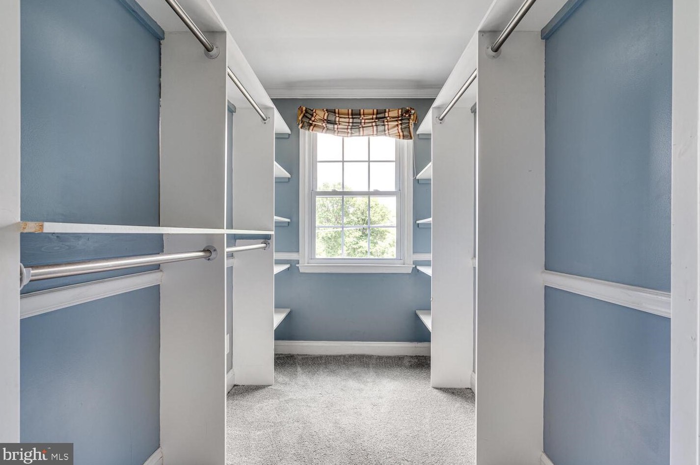 3807 Watkins Ml Dr, Alexandria VA 22304-6444 exterior