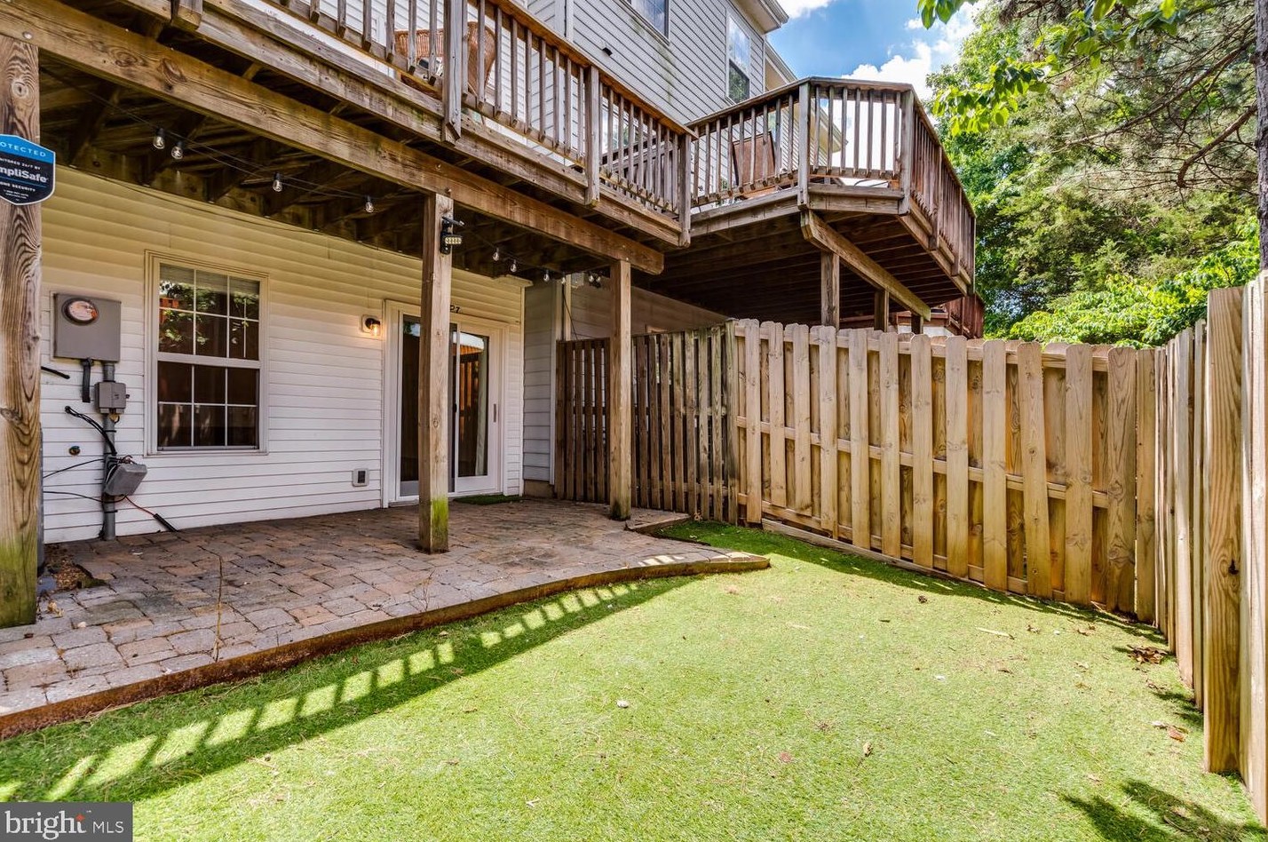 3807 Watkins Ml Dr, Alexandria VA 22304-6444 exterior