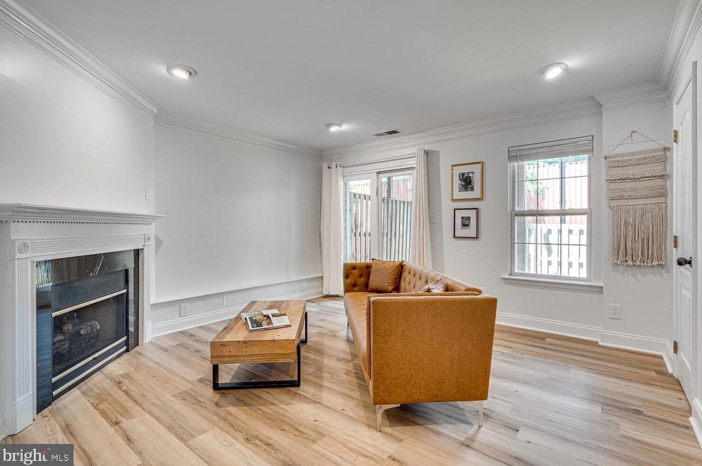 3807 Watkins Ml Dr, Alexandria VA 22304-6444 exterior