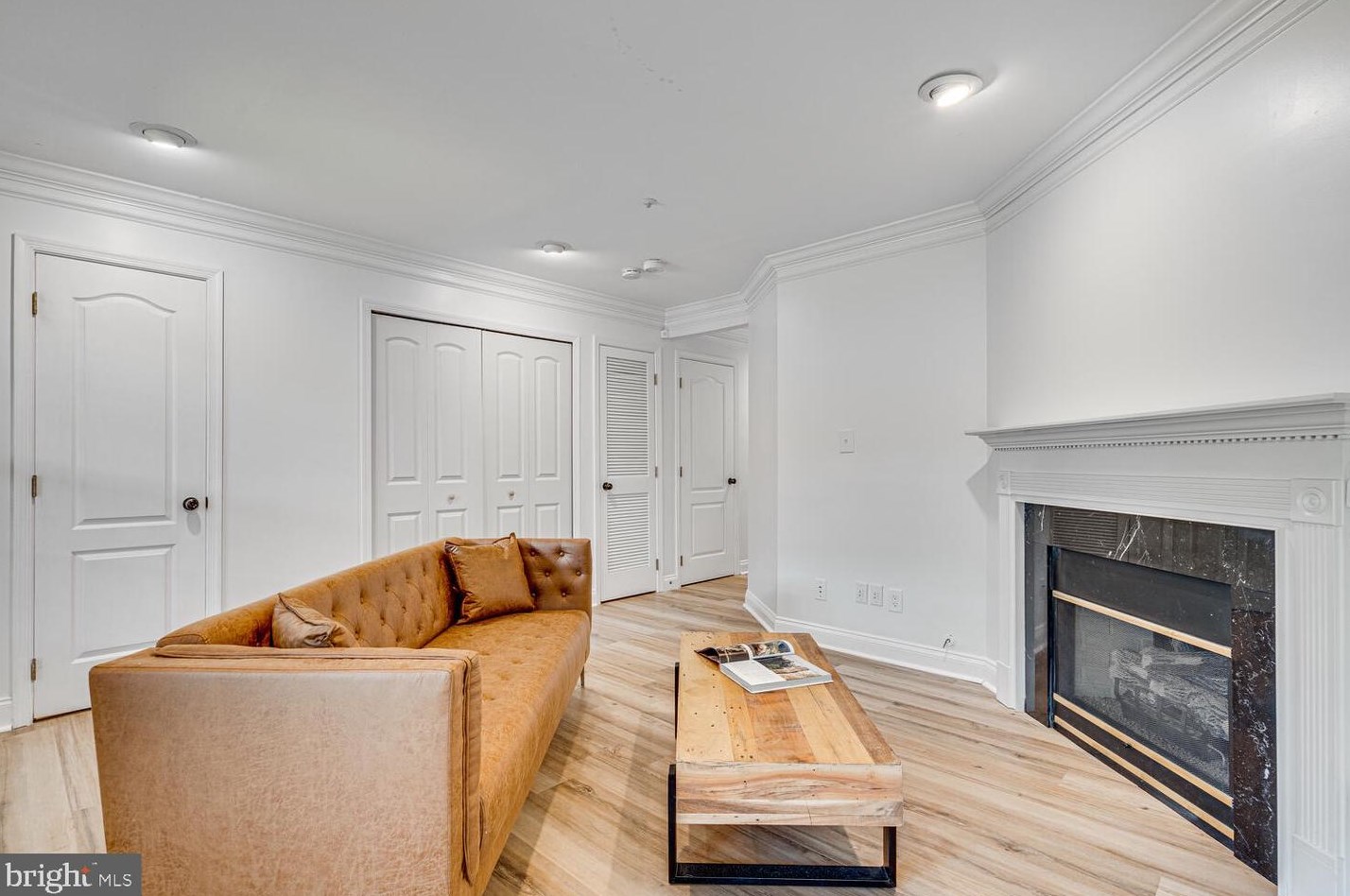 3807 Watkins Ml Dr, Alexandria VA 22304-6444 exterior