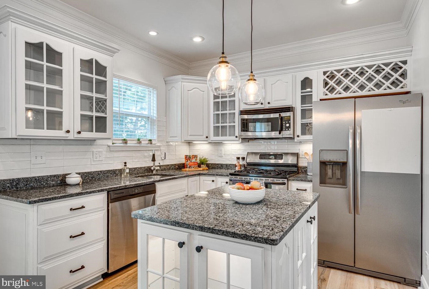 3807 Watkins Ml Dr, Alexandria VA 22304-6444 exterior