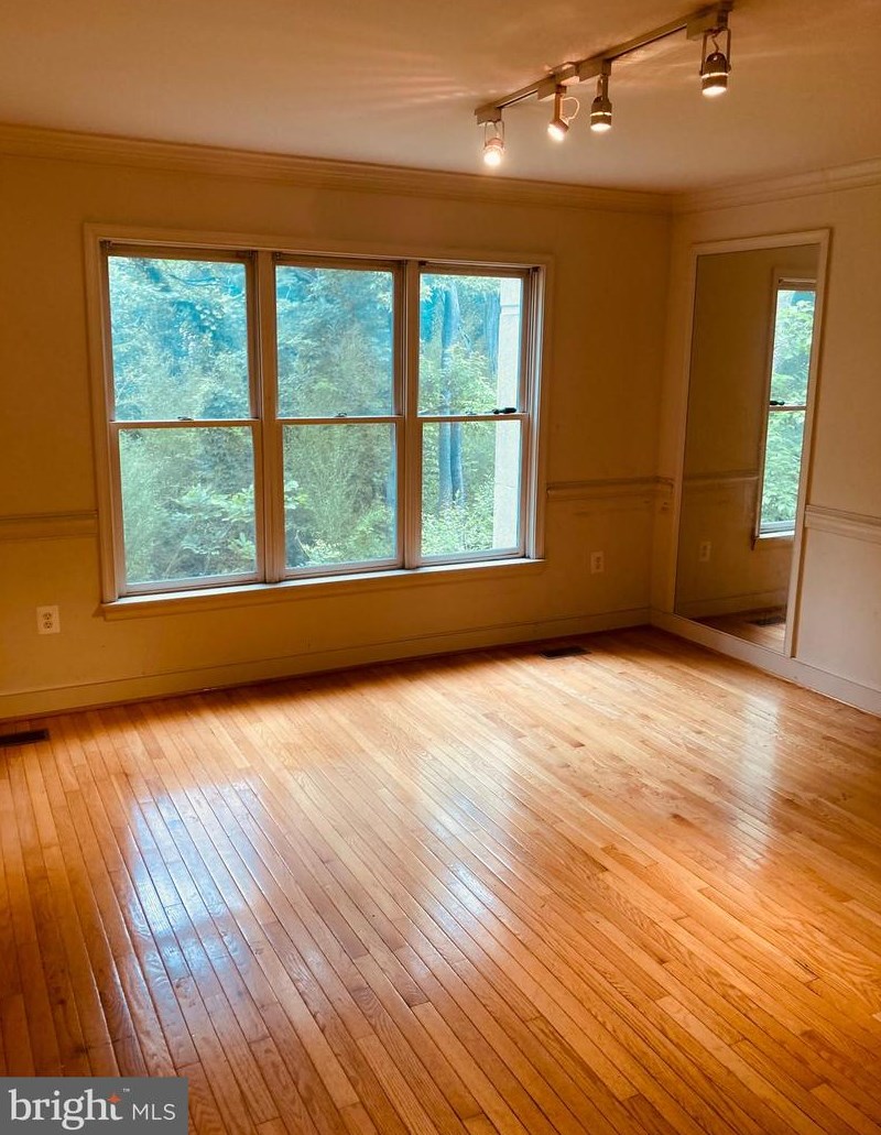 3819 White Post Ct, Alexandria VA 22304-6357 exterior