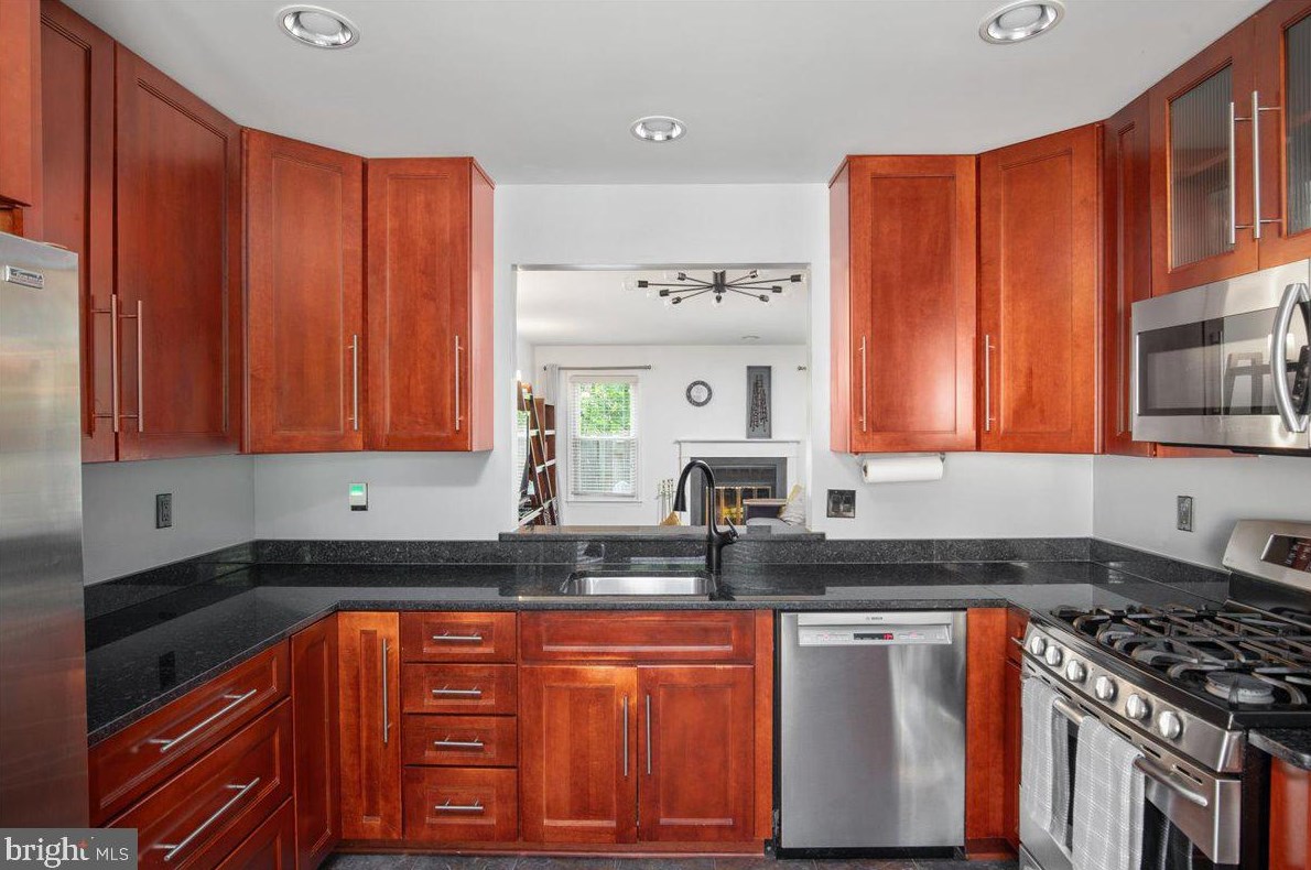 43 Carriage House, Alexandria VA 22304-6336 exterior