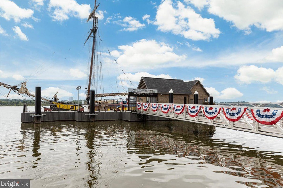 43 Carriage House, Alexandria VA 22304-6336 exterior