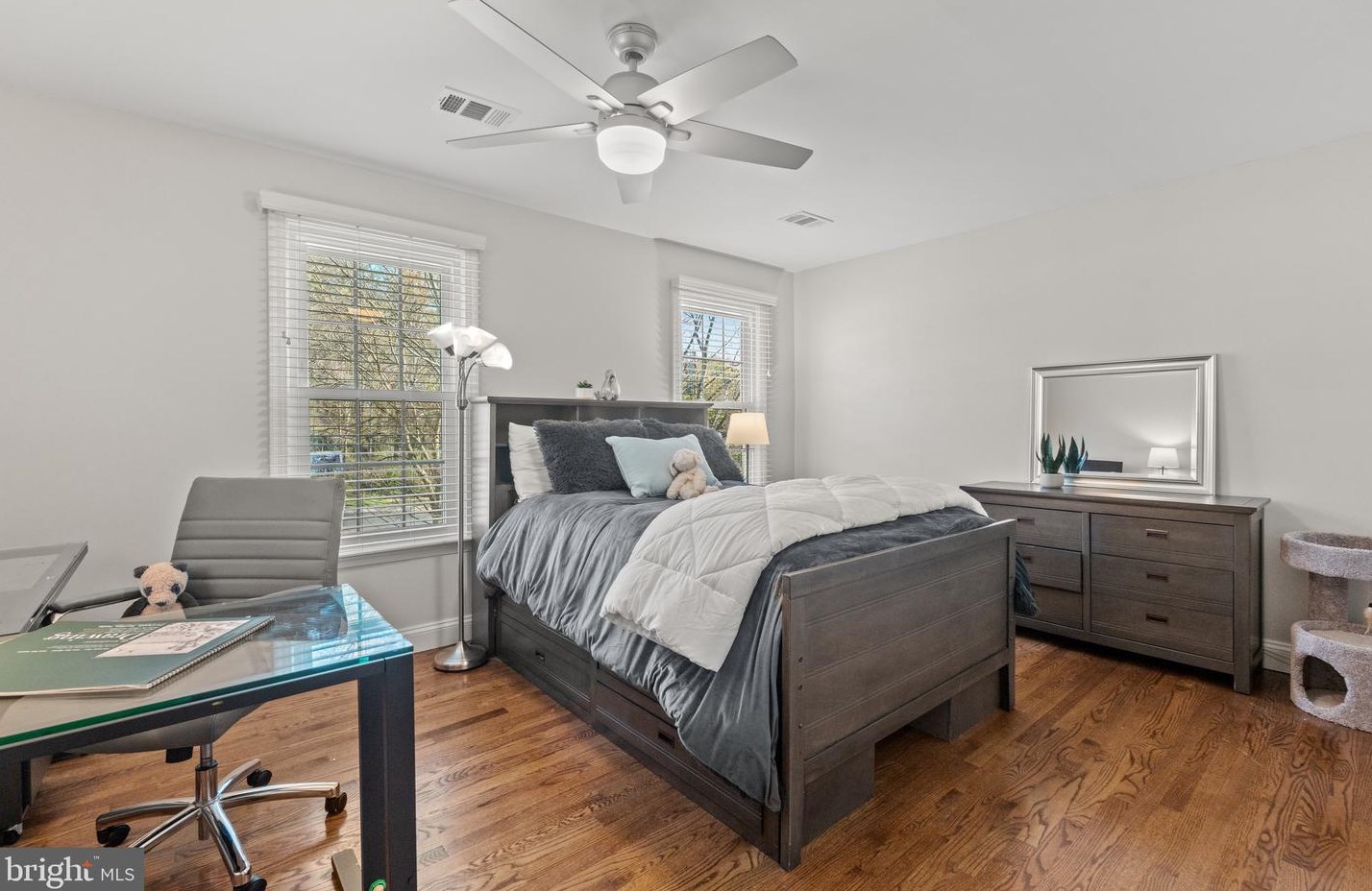 900 Howard St, Alexandria VA  22304-1624 exterior