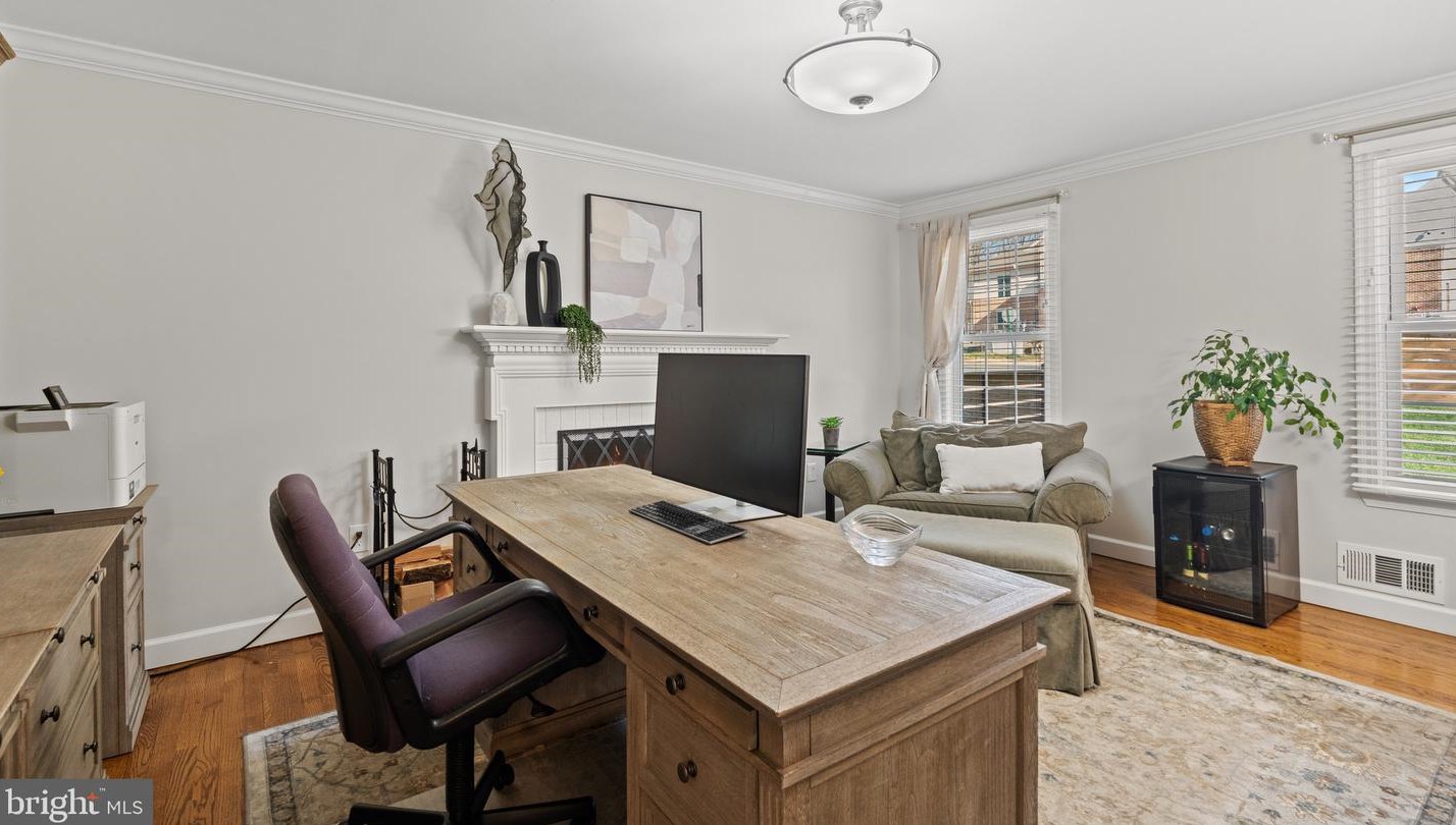 900 Howard St, Alexandria VA  22304-1624 exterior