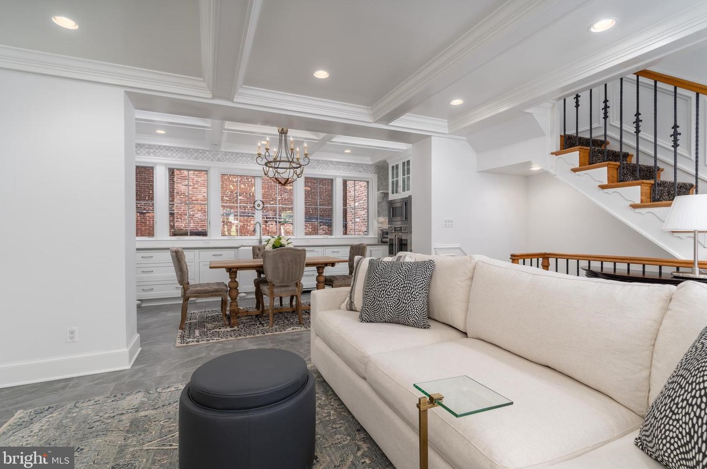 102 Prince St, Alexandria VA  22314-3312 exterior